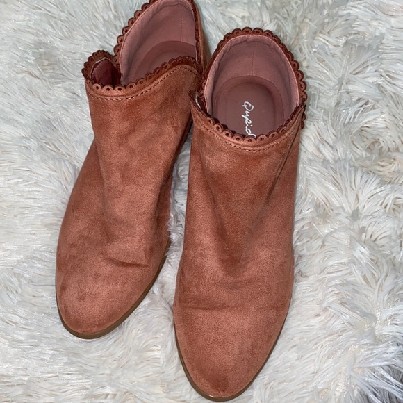 Cupid Shoes - Pink/coral suede pull on booties.